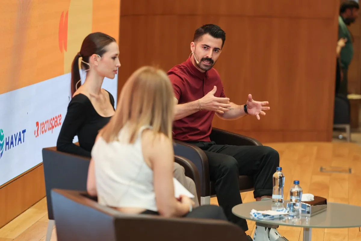 Fer Zamanpur on the Digital Transformation of Leadership panel at the İNAN Global Inclusivity Summit