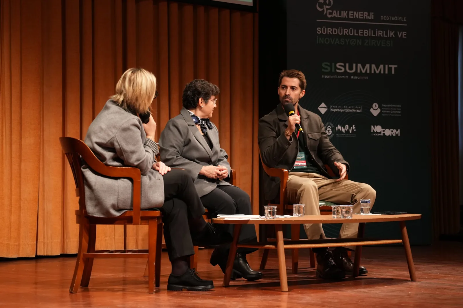 Fer Zamanpur speaking on a panel at SISUMMIT 2026, Boğaziçi University